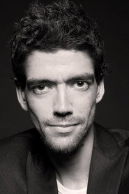 Javier Botet isDracula / Nosferatu